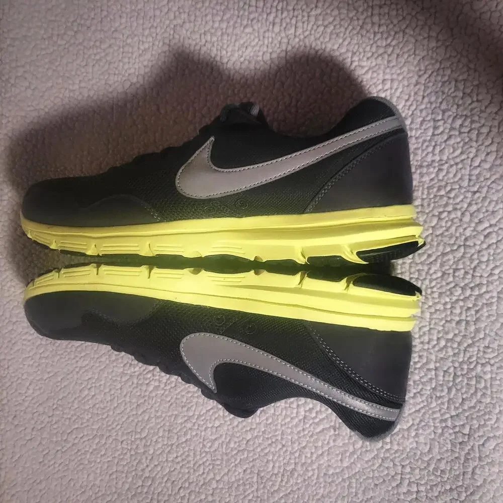 Nike lightweight daily